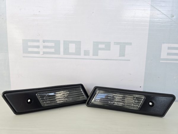 BMW E30 - Piscas Laterais Brancos
