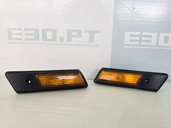 BMW E30 – Piscas Laterais Laranja