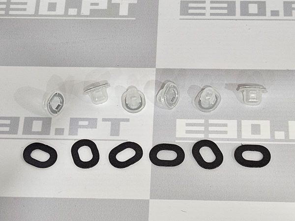 BMW E30 - Kit Molas+ juntas para o acabamento externo da coluna C