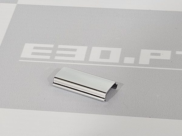 BMW E30 - Conector cromado para friso de acabamento (para-brisa) I fase