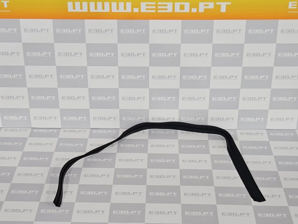 BMW E30 - Vedação do porta-malas do BMW E30 M3
